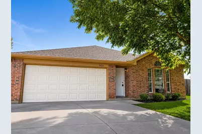 3002 Mesa Ridge Trail, Grand Prairie, TX 75052 - Photo 1