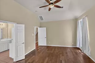 8646 Granville Dr, Dallas, TX 75249 - Photo 18