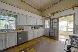 501 E Duval St, Troup, TX 75789 - Photo 6