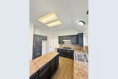 6016 Lake Vista Drive, Dallas, TX 75249 - Photo 4