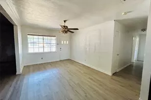 220 Texas St, Cedar Hill, TX 75104 - Photo 2