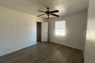 220 Texas St, Cedar Hill, TX 75104 - Photo 10