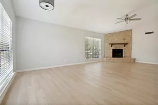 2602 Knoll Trail, Euless, TX 76039 - Photo 4