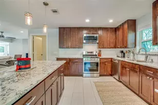 2824 W Kiest Blvd, Dallas, TX 75233 - Photo 10