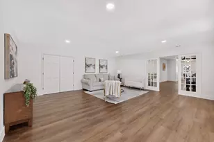 516 Clover Ln, Garland, TX 75043 - Photo 6