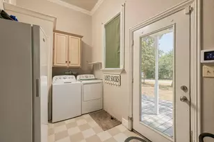 605 S Bond St, Whitewright, TX 75491 - Photo 32