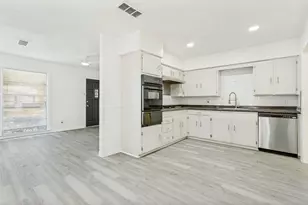 8522 Delmonte Dr, Dallas, TX 75217 - Photo 6