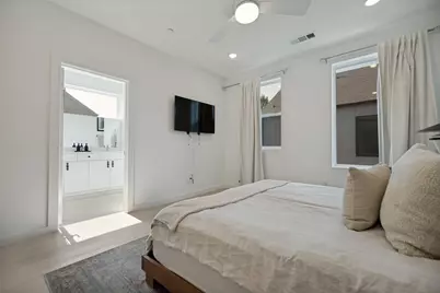 427 W 10th Street #601, Dallas, TX 75208 - Photo 20