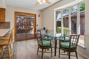1105 Wood Creek Cir, Flower Mound, TX 75028 - Photo 6