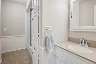1105 Wood Creek Cir, Flower Mound, TX 75028 - Photo 16