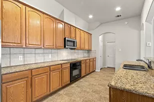 7961 Crampton Ln, Frisco, TX 75035 - Photo 12