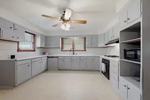 408 E Park Ave, Sherman, TX 75090 - Photo 18