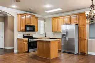 2940 Europa Dr, Grand Prairie, TX 75052 - Photo 4