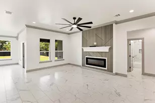 716 E Jefferson St, Waxahachie, TX 75165 - Photo 4