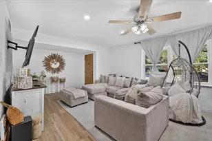 3125 Rainbow Dr, Grand Prairie, TX 75052 - Photo 1