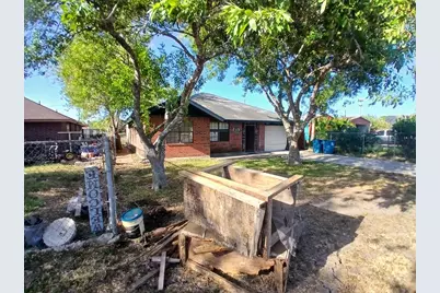310 W 10th Street, Los Fresnos, TX 78566 - Photo 12