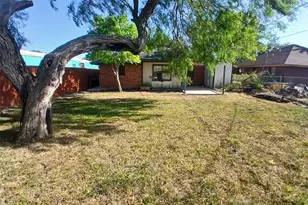 310 W 10th St, Los Fresnos, TX 78566 - Photo 10