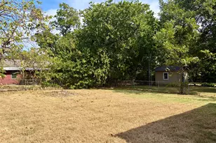 2225 N Shannon St, Sherman, TX 75092 - Photo 16