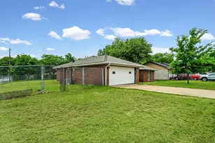 4022 William St, Sachse, TX 75048 - Photo 2