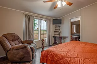 353 R and R Dr, Springtown, TX 76082 - Photo 10