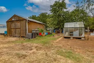 353 R and R Dr, Springtown, TX 76082 - Photo 22