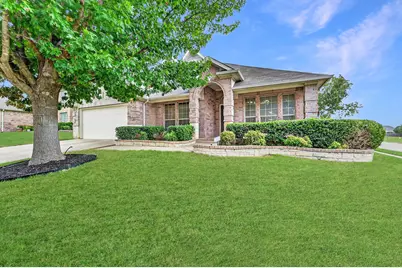 14 Lucas Lane, Edgecliff Village, TX 76134 - Photo 1