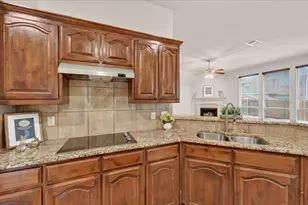 14 Lucas Ln, Edgecliff Village, TX 76134 - Photo 8