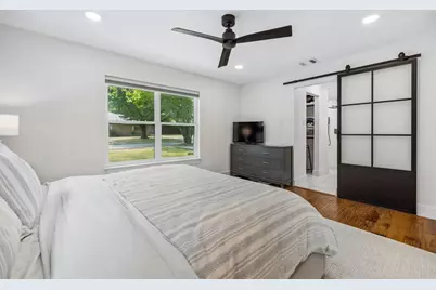 6718 Kingsbury Drive, Dallas, TX 75231 - Photo 18