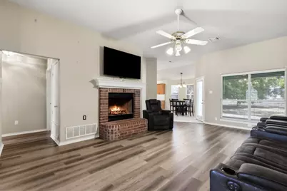 1507 Saddle Creek Court, Granbury, TX 76048 - Photo 6