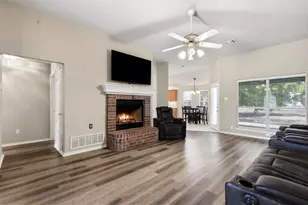 1507 Saddle Creek Ct, Granbury, TX 76048 - Photo 6