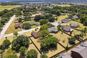 1507 Saddle Creek Ct, Granbury, TX 76048 - Photo 32
