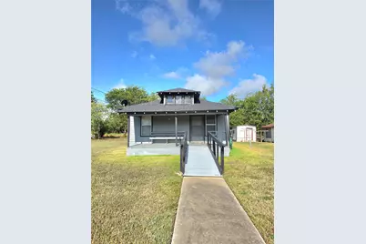 305 N Eagle Street, Weimar, TX 78962 - Photo 1
