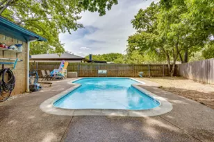 435 SE Gardens Blvd, Burleson, TX 76028 - Photo 32