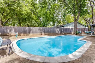 435 SE Gardens Blvd, Burleson, TX 76028 - Photo 34