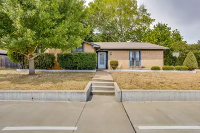435 SE Gardens Boulevard, Burleson, TX 76028 - Photo 1