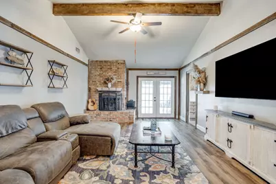 435 SE Gardens Boulevard, Burleson, TX 76028 - Photo 10