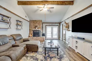 435 SE Gardens Blvd, Burleson, TX 76028 - Photo 10