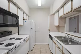 3212 Donnelly Cir, Fort Worth, TX 76107 - Photo 4