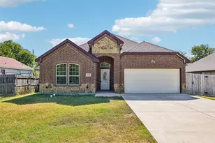 1918 Avenue D, Grand Prairie, TX 75051 - Photo 2