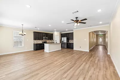 1918 Avenue D, Grand Prairie, TX 75051 - Photo 6