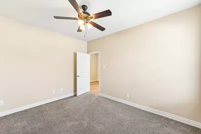 1918 Avenue D, Grand Prairie, TX 75051 - Photo 18