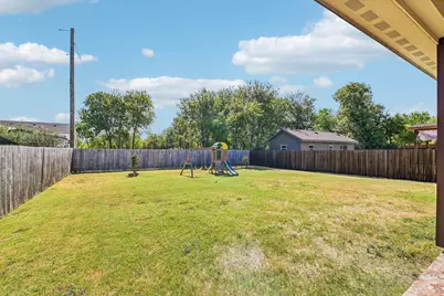 1918 Avenue D, Grand Prairie, TX 75051 - Photo 26
