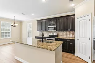 1918 Avenue D, Grand Prairie, TX 75051 - Photo 10