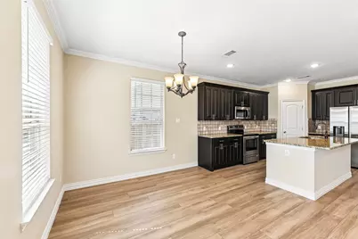 1918 Avenue D, Grand Prairie, TX 75051 - Photo 8