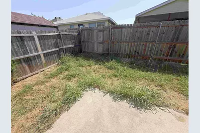 9325 Rhoni Court, Fort Worth, TX 76140 - Photo 10