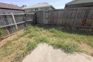 9325 Rhoni Ct, Fort Worth, TX 76140 - Photo 10