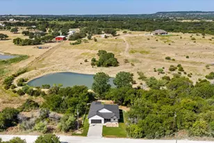 5507 Stonegate Cir, Granbury, TX 76048 - Photo 2