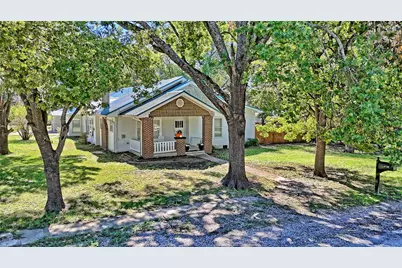 301 W Howell Street, Saint Jo, TX 76265 - Photo 18