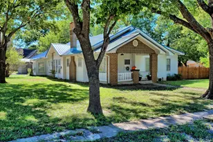 301 W Howell St, Saint Jo, TX 76265 - Photo 1