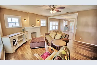 301 W Howell Street, Saint Jo, TX 76265 - Photo 2